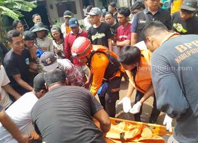 Korban Tenggelam di Sungai Watudakon Jombang Ditemukan Tak Bernyawa Foto BeritaJatim.com