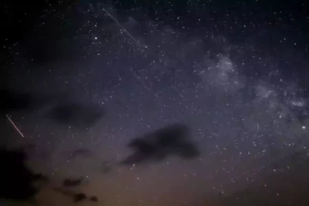 Parade Planet, Gerhana, hingga Hujan Meteor akan Hiasi Langit 2025, Berikut Jadwalnya Foto BeritaJatim.com