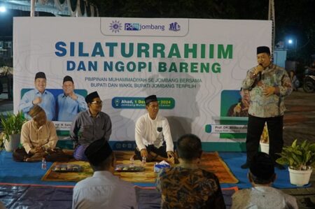 Hadir di Acara Muhammadiyah Jombang, Warsubi Imbau Masyarakat Tunggu Hasil Pleno KPU Foto BeritaJatim.com