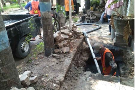 Pemkab Lamongan Optimalkan Penanganan Saluran Air Sebelum Puncak Musim Hujan Foto BeritaJatim.com