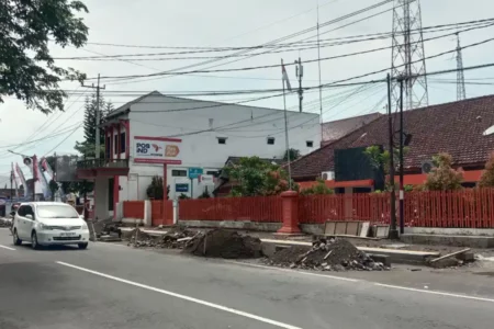 Pemkot Blitar Kejar Target Proyek di Akhir Tahun, Kualitas Dipertanyakan Foto BeritaJatim.com