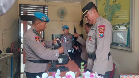 Polres Kediri Periksa Senjata Api Dinas Polsek Wates untuk Cegah Penyalahgunaan Foto BeritaJatim.com