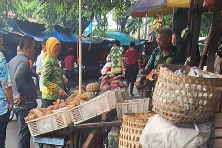 Ada Genangan Air di Pasar Bangil, Begini Tindakan Pemkab Pasuruan Foto BeritaJatim.com