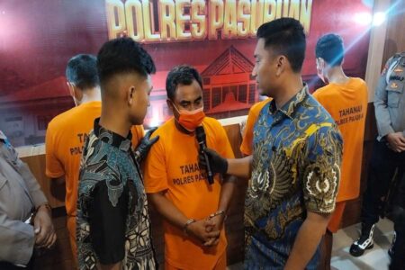Berantas Curanmor, Polres Pasuruan Bekuk 2 Pencuri dan 2 Penadah Foto BeritaJatim.com
