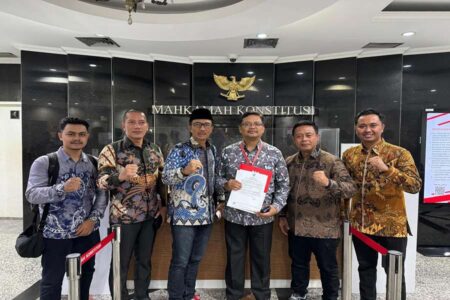 Tim Hukum Khofifah-Emil Ungkap Fakta Menohok Bantah Risma-Gus Hans Foto BeritaJatim.com
