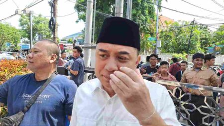 Wali Kota Surabaya Tanggapi Serius Wacana Libur Sekolah saat Ramadan, Diganti Belajar Agama Foto BeritaJatim.com
