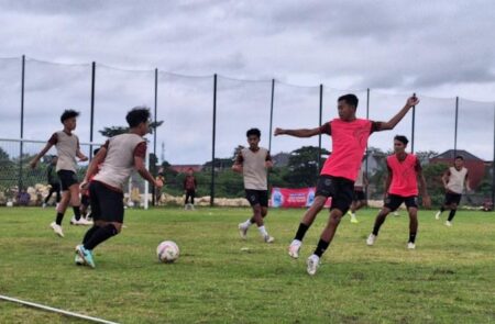 Persela Tak Ciut dengan Catatan Impresif Bhayangkara Foto BeritaJatim.com