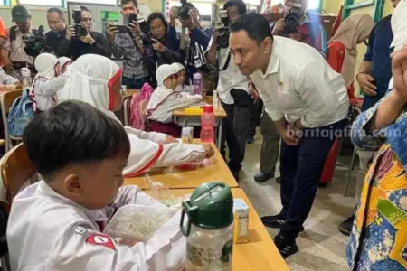 DPRD Surabaya Soroti Kendala Teknis Program Makan Bergizi Gratis Foto BeritaJatim.com