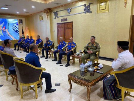 Bertemu Bupati Hendy Jelang Lengser, Petugas Damkar Jember Ceritakan Pengalaman di Lapangan Foto BeritaJatim.com
