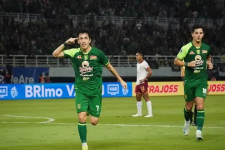 Fransisco Rivera Ikut Kursus Bahasa Indonesia demi Komunikasi Lebih Baik di Persebaya Foto BeritaJatim.com