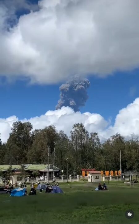 Gunung Raung Berstatus Waspada, BPBD Bondowoso Ingatkan Bahaya Banjir Lahar Foto BeritaJatim.com