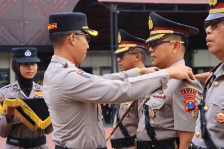 Ini Wakapolres Ngawi, Kasat Resnarkoba, dan Kapolsek Ngrambe yang Baru Foto BeritaJatim.com