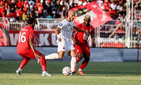 Gol Youssef Ezzejjari Jadi Kado Spesial untuk HUT ke-9 Madura United Foto BeritaJatim.com