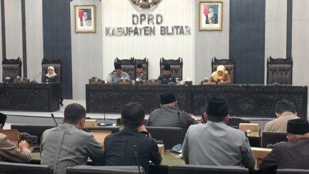 DPRD Tetapkan Rijanto Sebagai Bupati Blitar Terpilih, Jabatan Mak Rini Berakhir? Foto BeritaJatim.com