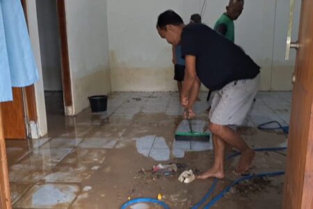 Banjir di Ngawi Berangsur Surut, Warga Mulai Kembali ke Rumah Foto BeritaJatim.com
