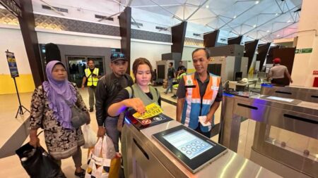 Kapal Laut Masih Jadi Idola Saat Liburan Nataru, Pelindo Multi Terminal Layani 630.479 Penumpang Foto BeritaJatim.com