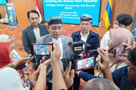 Penelitian AILG Unair: 45 Persen Masyarakat Anggap Gratifikasi sebagai Ucapan Terima Kasih Foto BeritaJatim.com