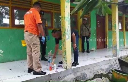 Dua Pemuda Tewas di Mojokerto Akibat Keracunan Alkohol, Polisi Selidiki Asalnya Foto BeritaJatim.com