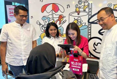 Tawarkan Layanan Super Cepat, Gerai IM3 dan 3Store Terintegrasi Pertama di Malang Foto BeritaJatim.com