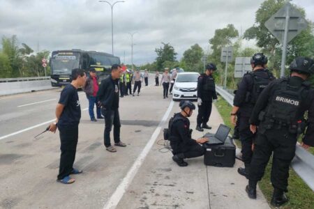 Polres Madiun Selidiki Temuan Bahan Peledak di Dekat Pintu Tol Madiun Foto BeritaJatim.com