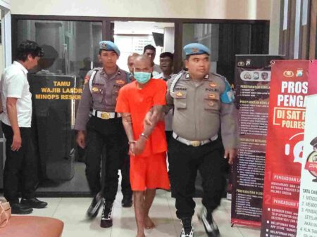 Mabuk dan Bacok Tetangga, Warga Gresik Ditangkap di Rembang Foto BeritaJatim.com