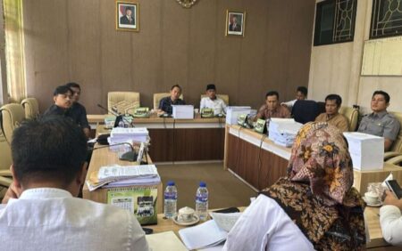 Diduga Terjangkit PMK, 19 Ekor Sapi di Pamekasan Disembelih Paksa Foto BeritaJatim.com