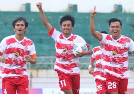 Diwarnai Kartu Merah, Persesa Sampang Berbagi Poin Lawan Persepam Pamekasan Foto BeritaJatim.com