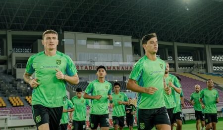 Persebaya Vs PSS Sleman, Paul Munster Rencana Turunkan Pemain Baru Foto BeritaJatim.com