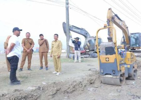 24 Ruas Jalan di Gresik Segera Diperbaiki Foto BeritaJatim.com