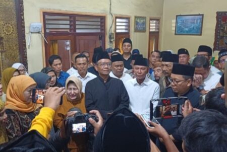 Said Abdullah Hingga Khofifah Sampaikan Duka untuk Keluarga Mahfud MD Foto BeritaJatim.com