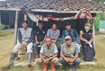 Legislator Pamekasan Apresiasi Kerja Nyata Paramedis Hewan Atasi PMK Foto BeritaJatim.com