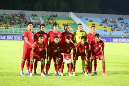 Indra Sjafri Pastikan Jens Raven Hampir Pulih dari Cedera Foto BeritaJatim.com