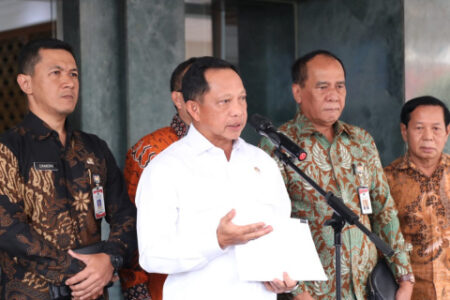 Kepala Daerah Terpilih Tanpa Sengketa Batal Dilantik 6 Februari Foto BeritaJatim.com