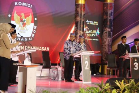 Tim Hukum BERBAKTI Minta MK Batalkan Hasil Pilkada Pamekasan Foto BeritaJatim.com