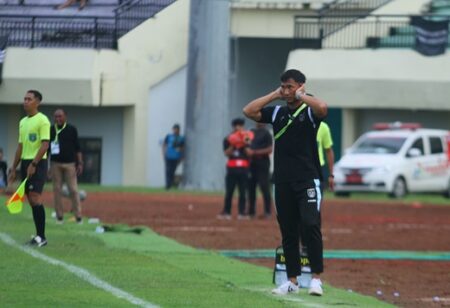 Persela Lamongan Ditahan Imbang PSKC Cimahi di Laga Perdana Babak 8 Besar Liga 2 2024-2025 Foto BeritaJatim.com