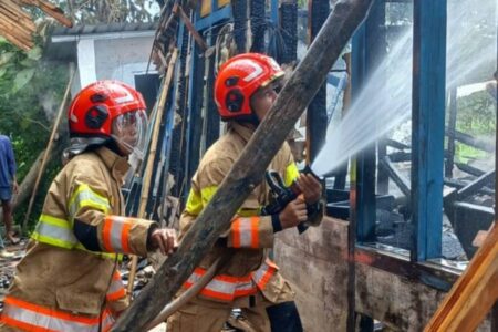 Sepanjang 2024, Dinas Damkarmat Bojonegoro Tangani 1.677 Aduan Foto BeritaJatim.com