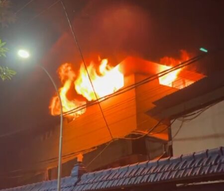 Ruang Pramuka di Pondok Gontor Ponorogo Terbakar, Diduga Akibat Korsleting Listrik Foto BeritaJatim.com