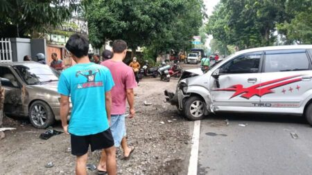 Kecelakaan Beruntun di Gurah Kediri, 3 Kendaraan Hancur, Begini Nasib Pengemudi Foto BeritaJatim.com
