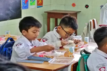Program MBG Tingkatkan Kognitif Siswa, Waspada Proyek Bancakan Korupsi Foto BeritaJatim.com
