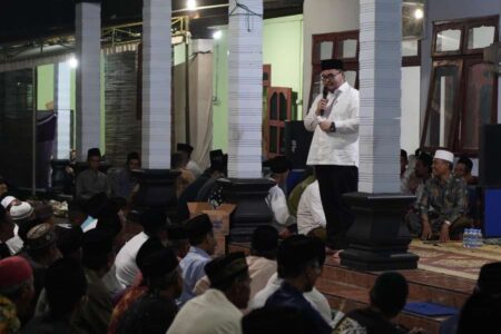 Mas Dhito Hadiri Tahlilan di Ponpes Raudlatul Ibaad Plemahan Kediri, Tegaskan Komitmen Dekat dengan Warga Foto BeritaJatim.com