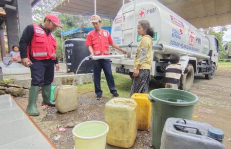 Banjir Bandang Memutus 14 Kilometer Pipa dari Mata Air Lereng Gunung Raung di Jember Foto BeritaJatim.com