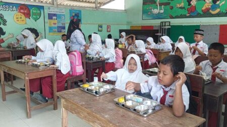 Tanpa Kontrak Jelas Besaran Upah, Sejumlah Pekerja Dapur MBG Sumenep Pilih Berhenti Foto BeritaJatim.com