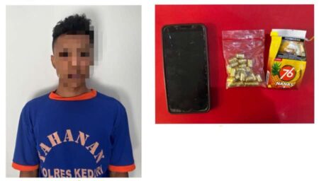 Pemuda Ngasem Kediri Edarkan Pil Dobel L, Dijemput Polisi di Rumahnya Foto BeritaJatim.com