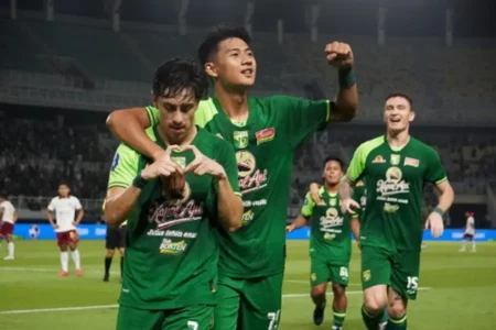 Paul Munster Fokus Benahi Performa Persebaya Jelang Lawan Barito Putera Foto BeritaJatim.com