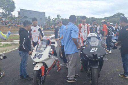 Jajal Sirkuit Magetan, Ini Kata Mario Suryo Aji dan Adenanta Putra Foto BeritaJatim.com