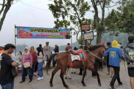 Telaga Sarangan Panen Keluhan, Pj Bupati Magetan Janji Berbenah Foto BeritaJatim.com