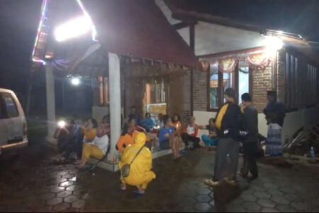 20 Pendaki Terjebak Dua Jam di Lereng Gunung Wilis Madiun Foto BeritaJatim.com