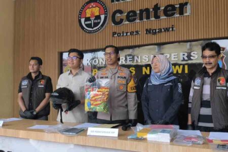 Bermodus Jadi Badut Keliling, Residivis Maling Curi Motor di Ngawi Foto BeritaJatim.com