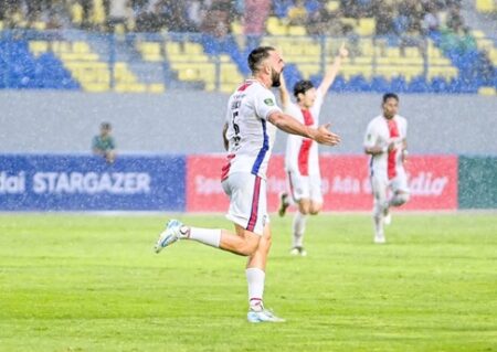 Penampilan Perdana Kim Do-hyun dan Fabien Garcia Bersama Persela Lamongan Curi Perhatian Foto BeritaJatim.com