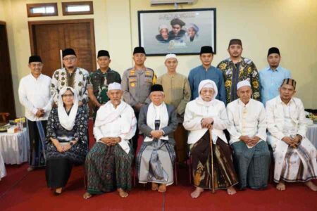 Pj Wali Kota Kediri Sambut Wapres 2019-2024 KH Ma’ruf Amin di Ponpes Lirboyo Foto BeritaJatim.com